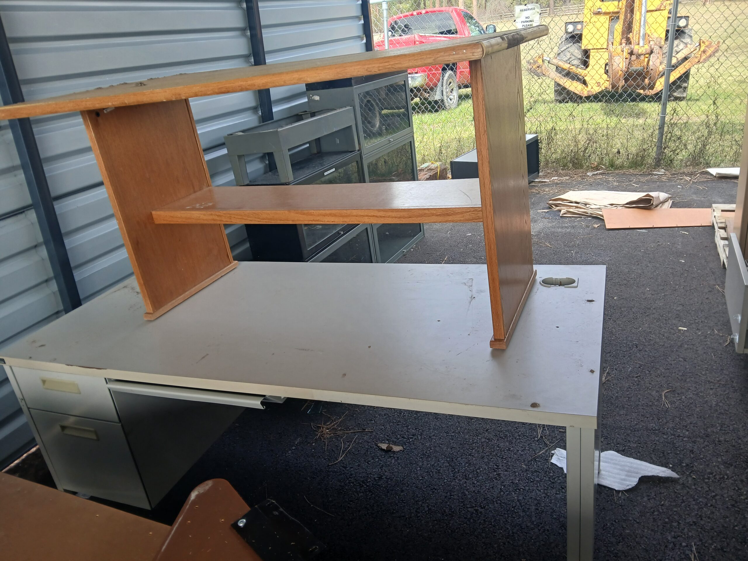 DESK 8